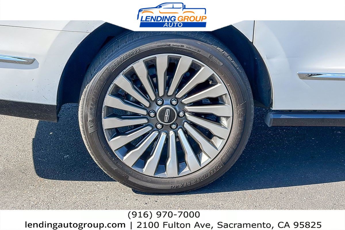 Used 2018 Lincoln Navigator L Reserve w/ Technology Package AWD/4WD image 10
