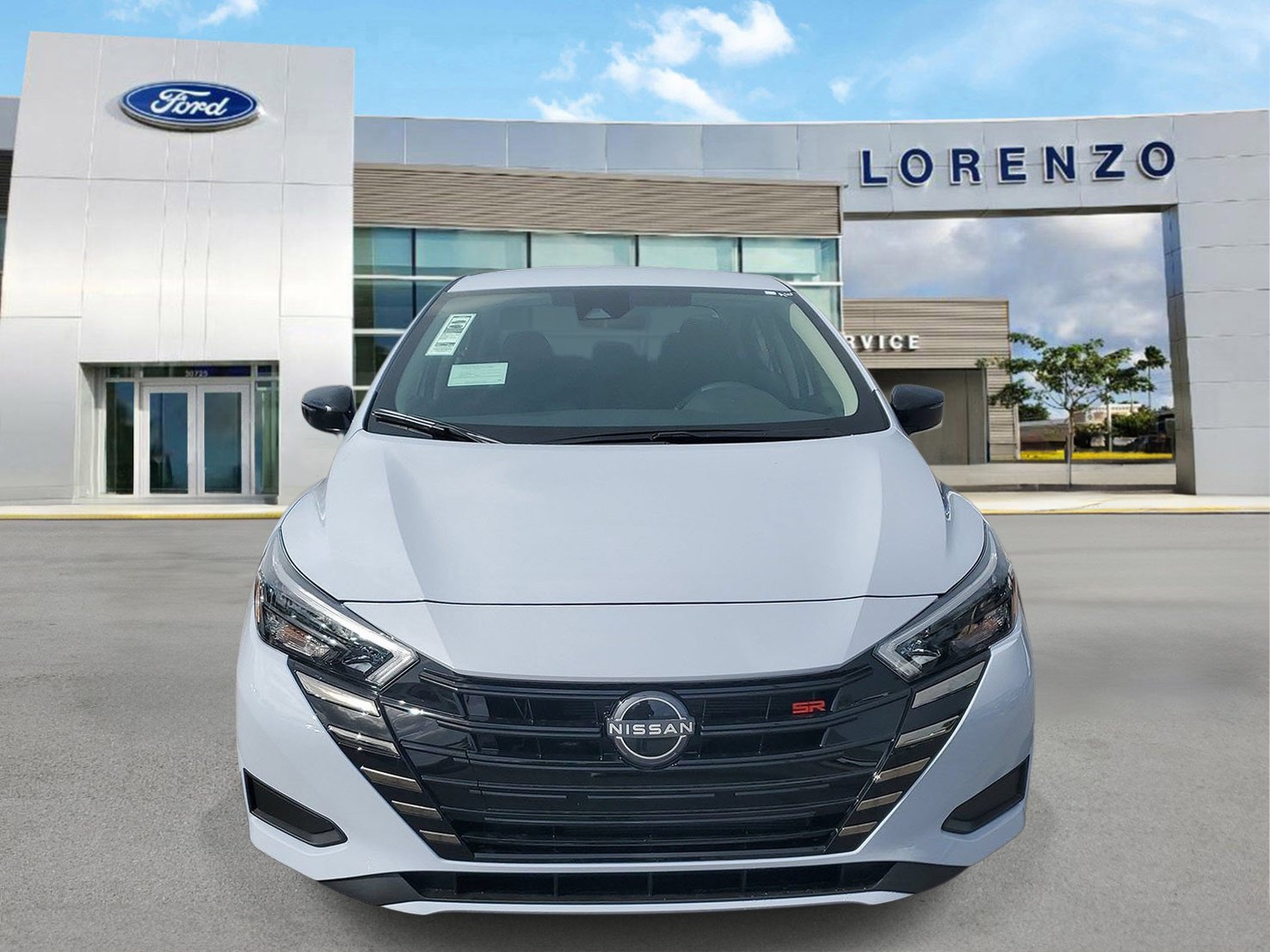 Used 2025 Nissan Versa SR w/ Trunk Package FWD image 2