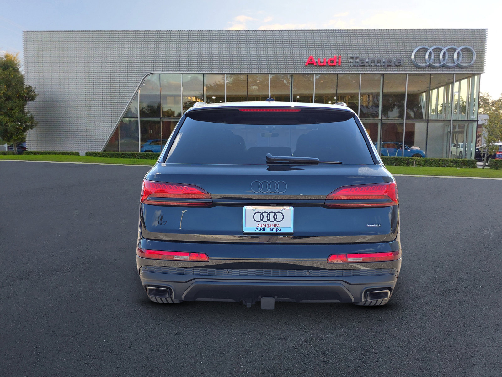 New 2025 Audi Q7 3.0T Prestige image 5