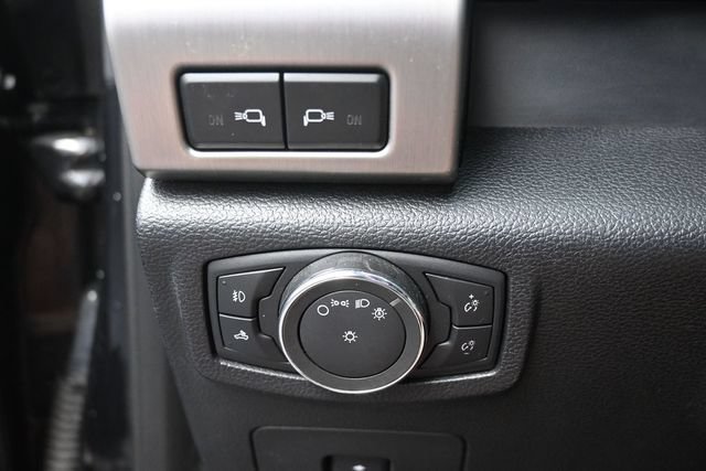 Used 2015 Ford F150 Platinum w/ Equipment Group 701A Luxury AWD/4WD image 31