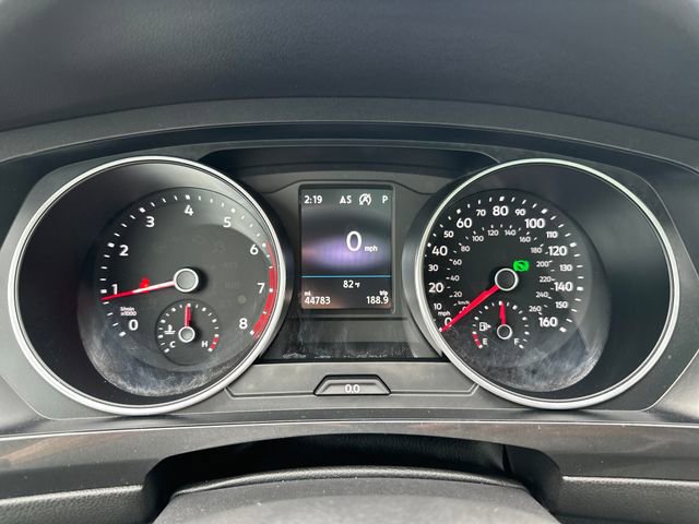 Used 2018 Volkswagen Tiguan SEL AWD/4WD image 21