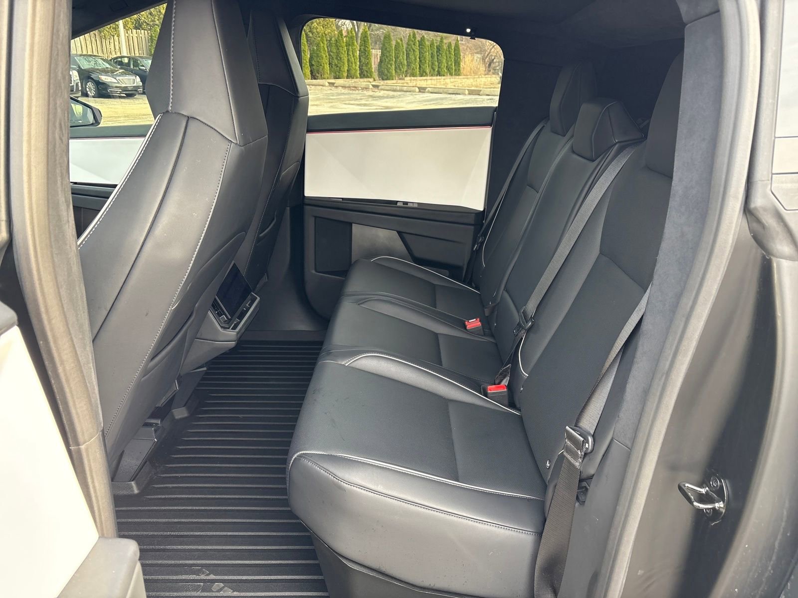 Used 2024 Tesla Cybertruck AWD Crew Cab image 25