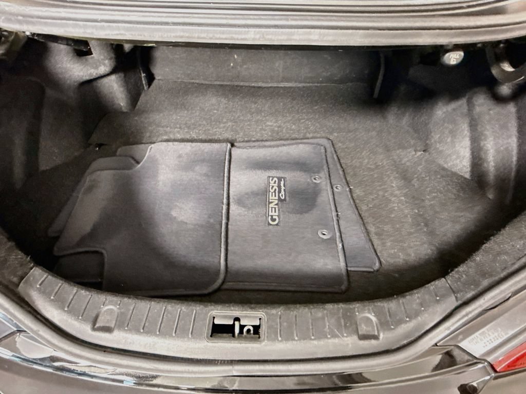 Used 2011 Hyundai Genesis 2.0T RWD image 24
