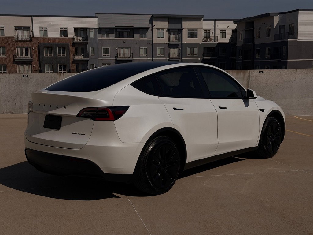 Used 2021 Tesla Model Y Long Range image 2