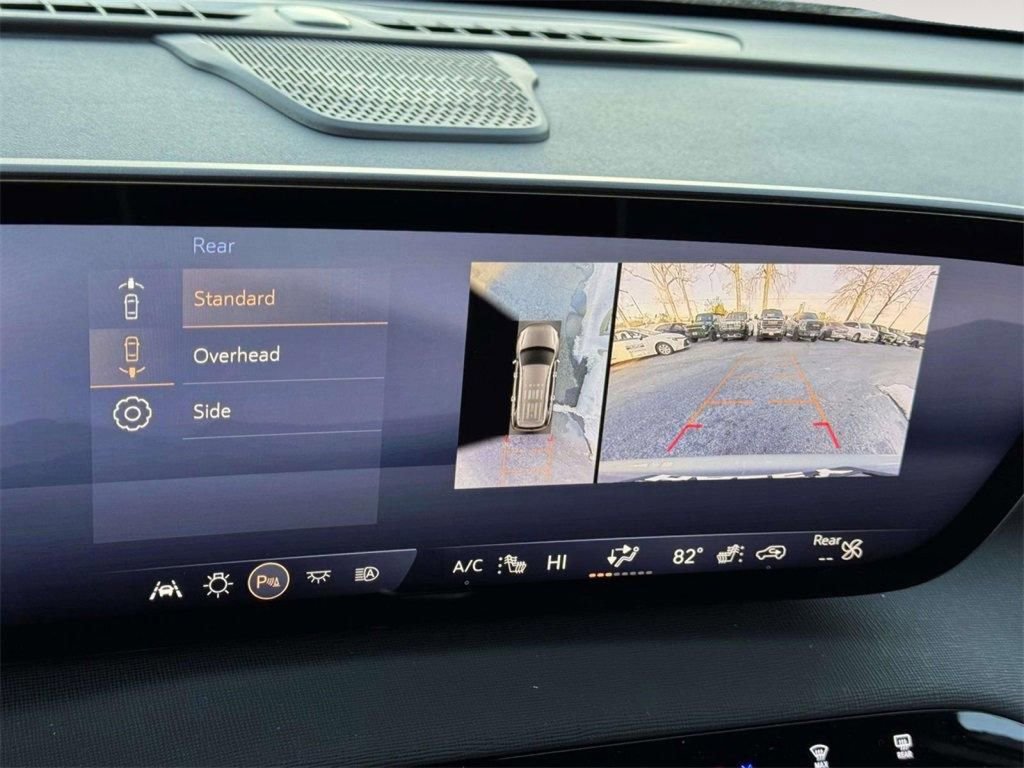 Used 2025 Buick Enclave Preferred AWD/4WD image 4