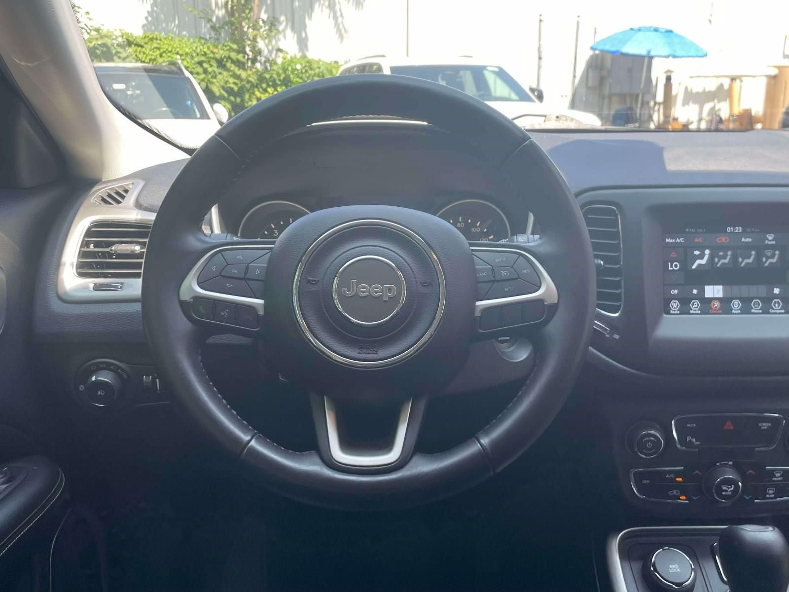 Used 2018 Jeep Compass Latitude w/ Popular Equipment Group AWD/4WD image 14