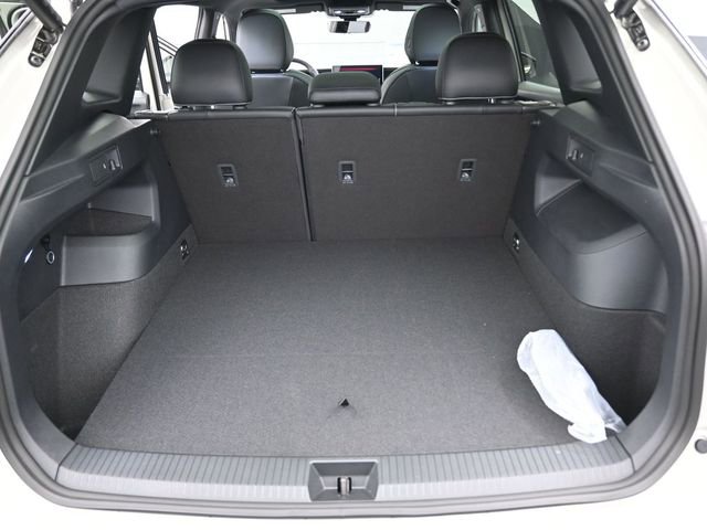 New 2026 Volkswagen Tiguan SE R-Line image 12