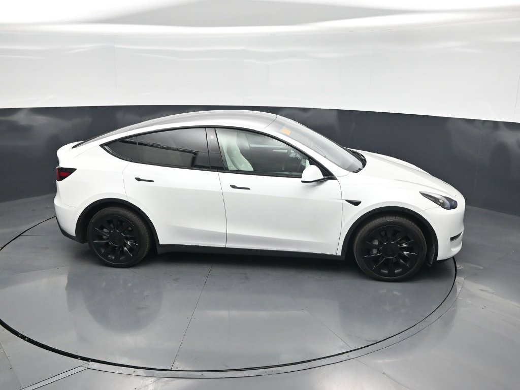 Used 2023 Tesla Model Y Long Range AWD/4WD image 45