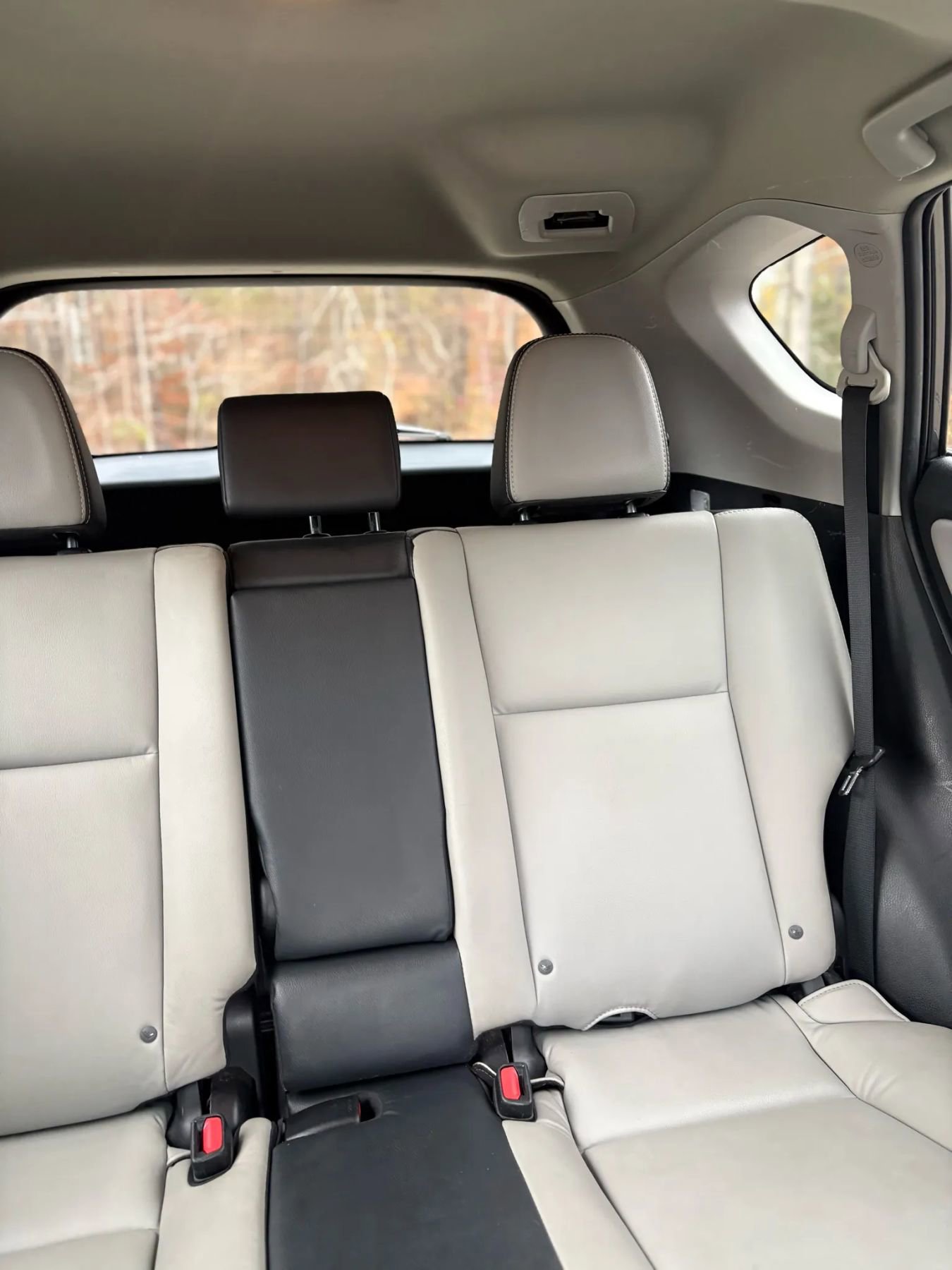 Used 2016 Toyota RAV4 Limited image 15