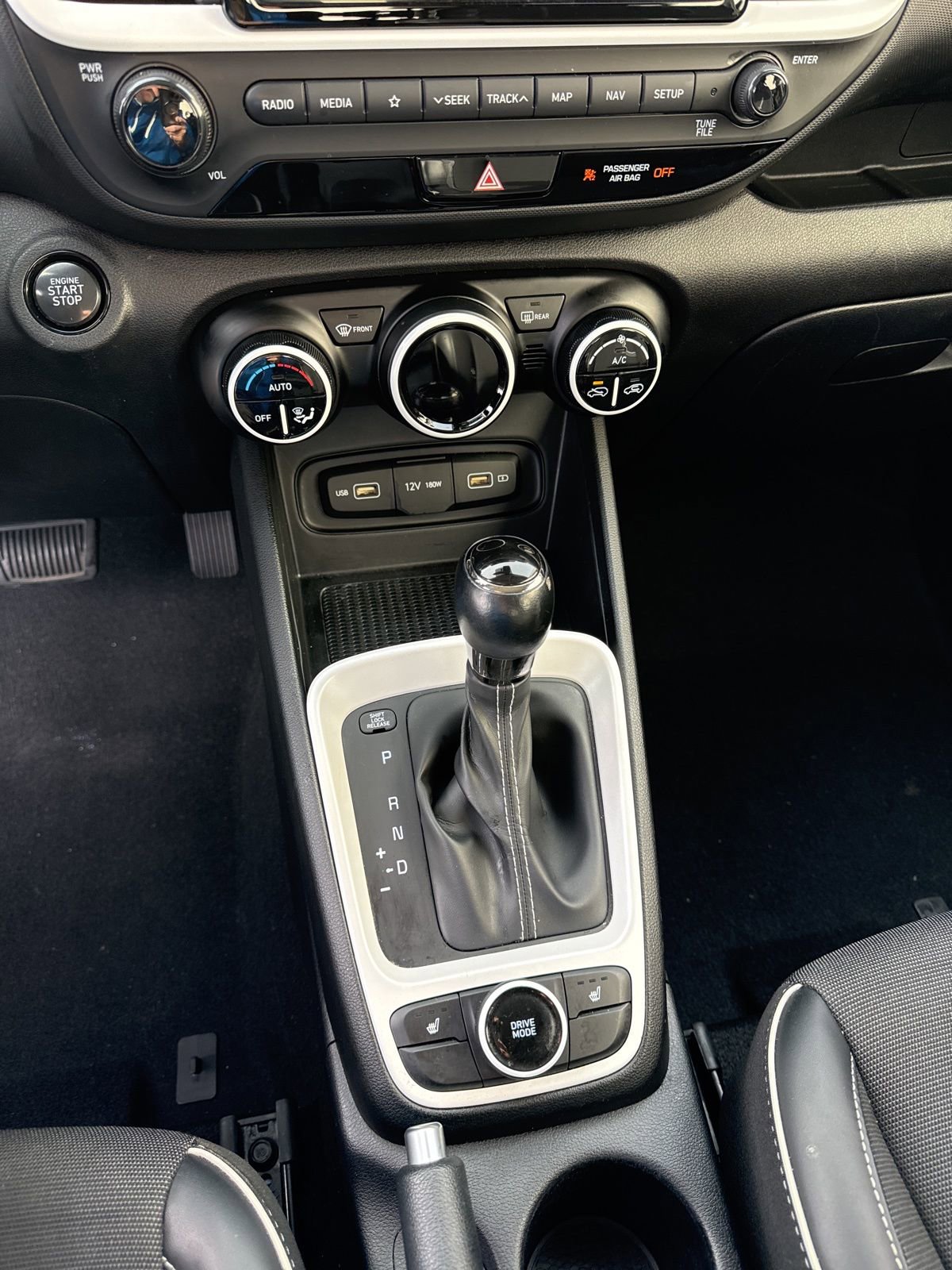 Used 2022 Hyundai Venue Limited w/ Cargo Package image 22