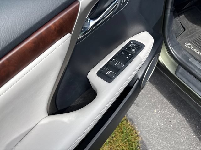 Used 2020 Lexus RX 350L Premium w/ Premium Package AWD/4WD image 11