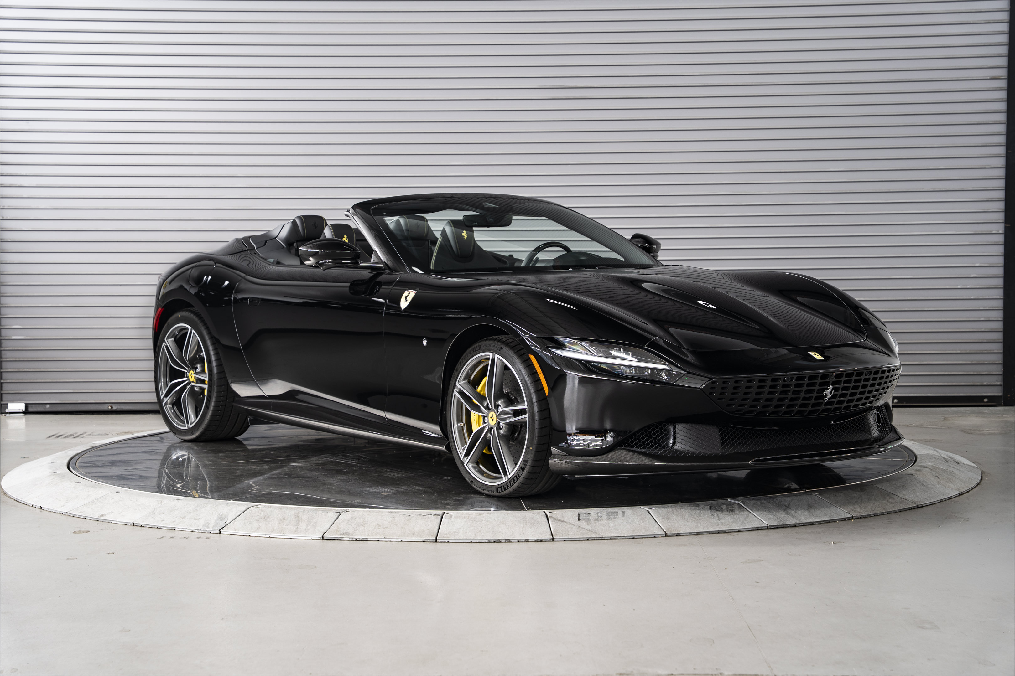Used 2025 Ferrari Roma Spider RWD image 7