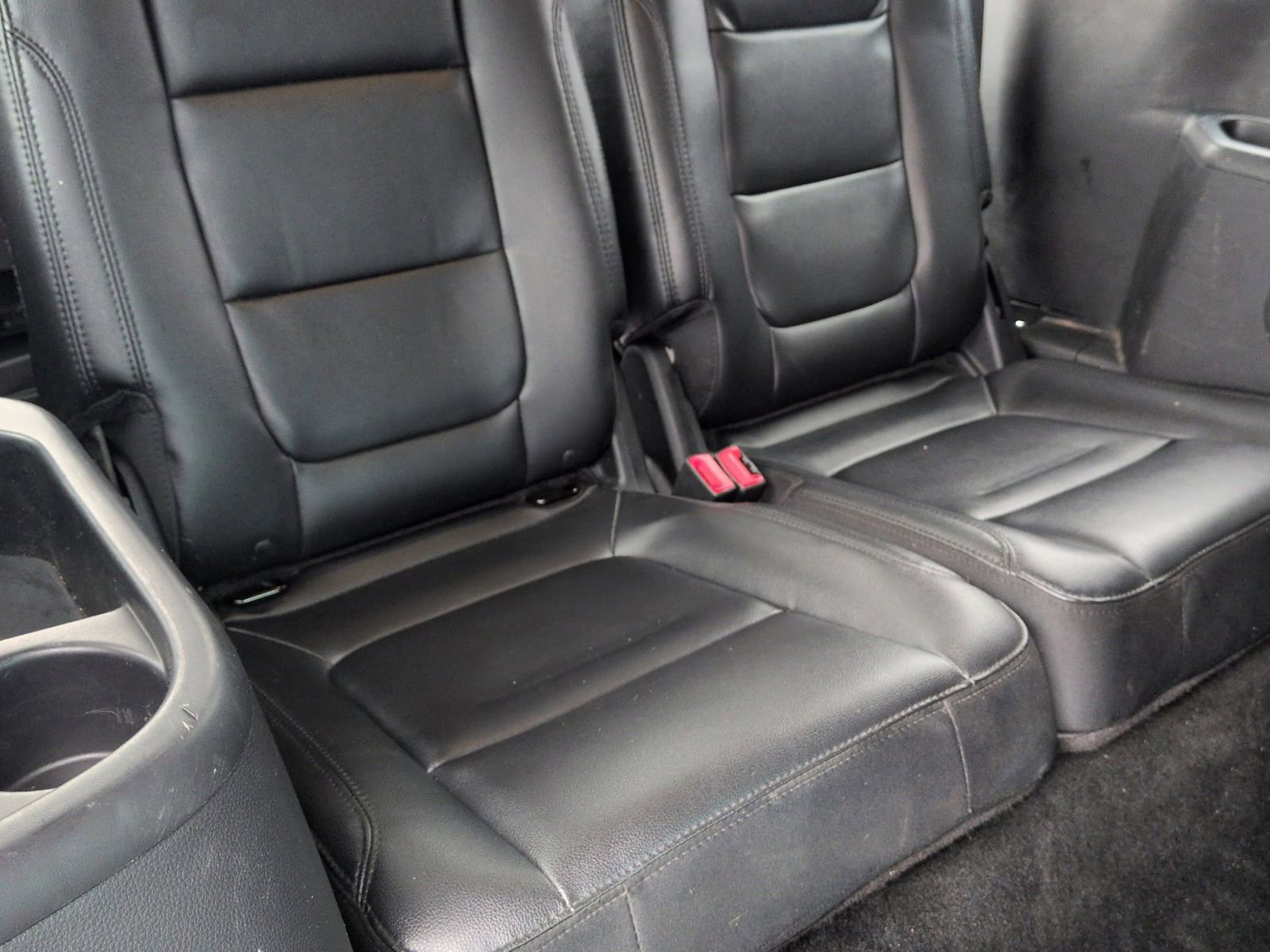 Used 2016 Ford Explorer XLT w/ Equipment Group 202A FWD image 26