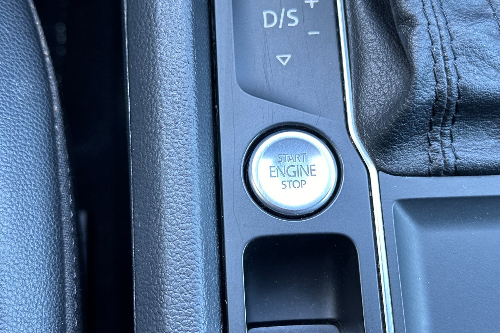 Used 2019 Volkswagen Atlas SE w/ Towing Package FWD image 24