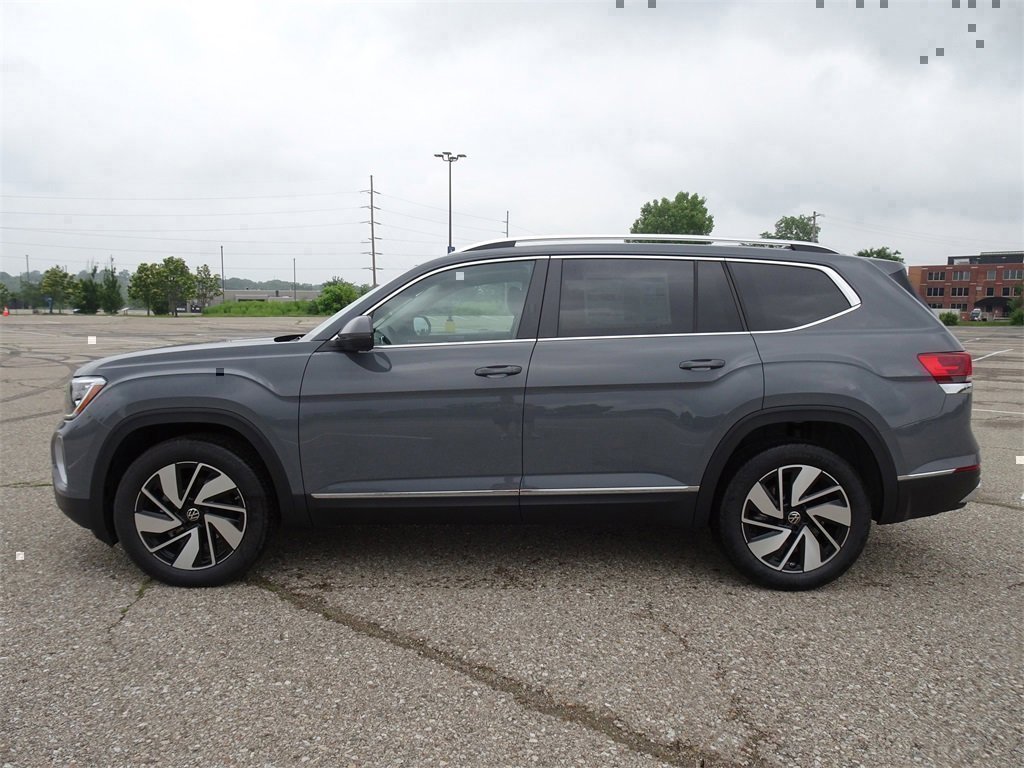 New 2025 Volkswagen Atlas SEL image 2
