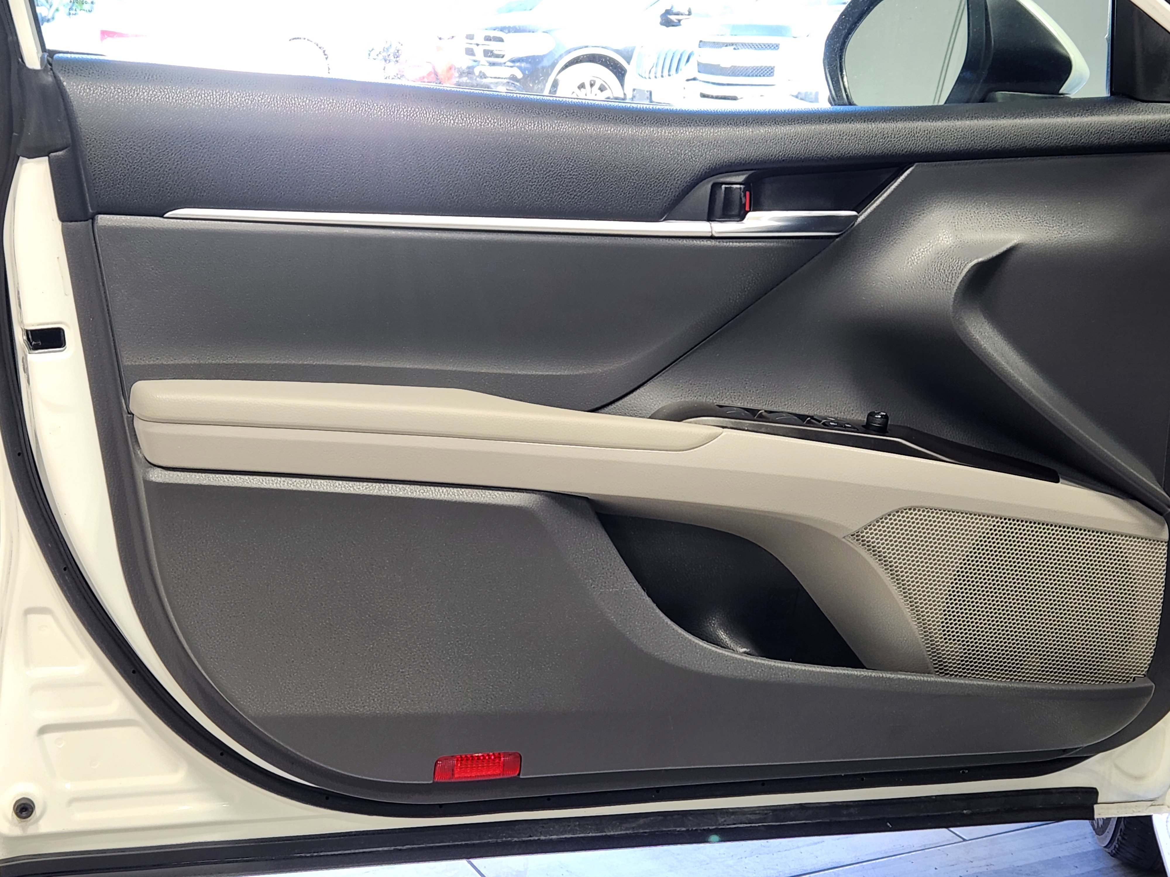 Used 2022 Toyota Camry LE FWD image 10