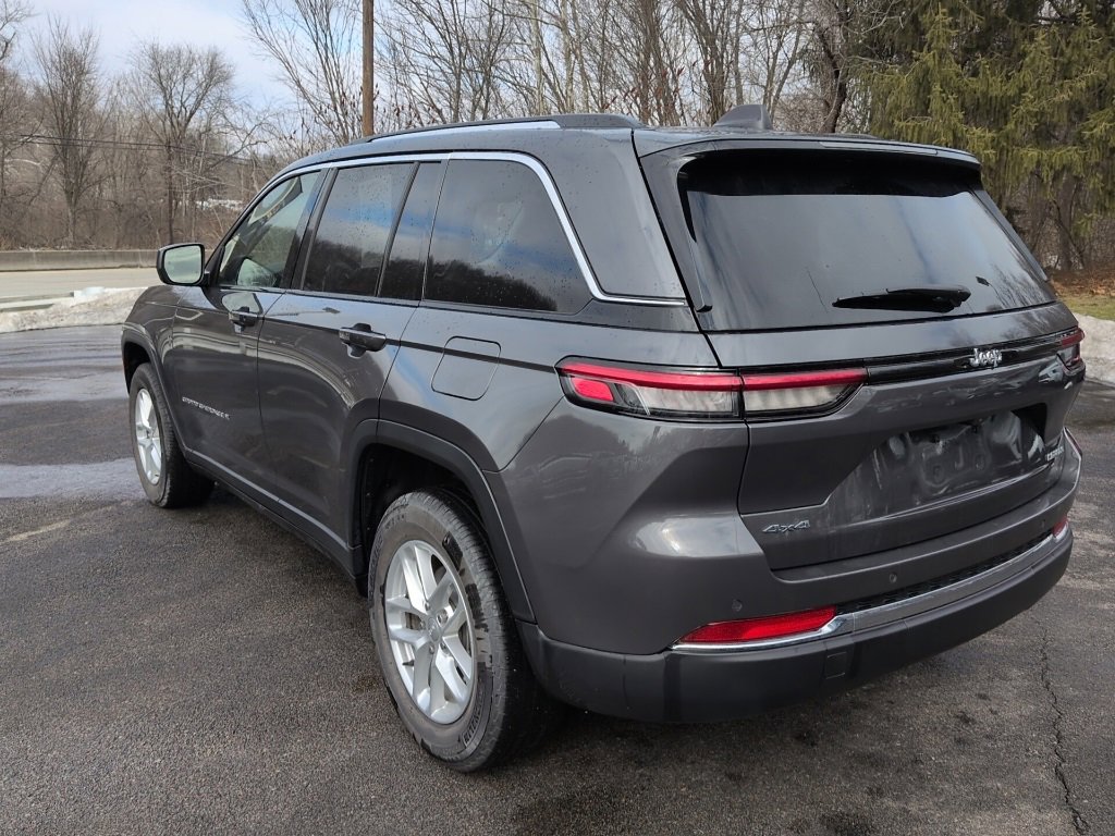 Used 2024 Jeep Grand Cherokee Laredo X w/ Trailer Tow Package image 7