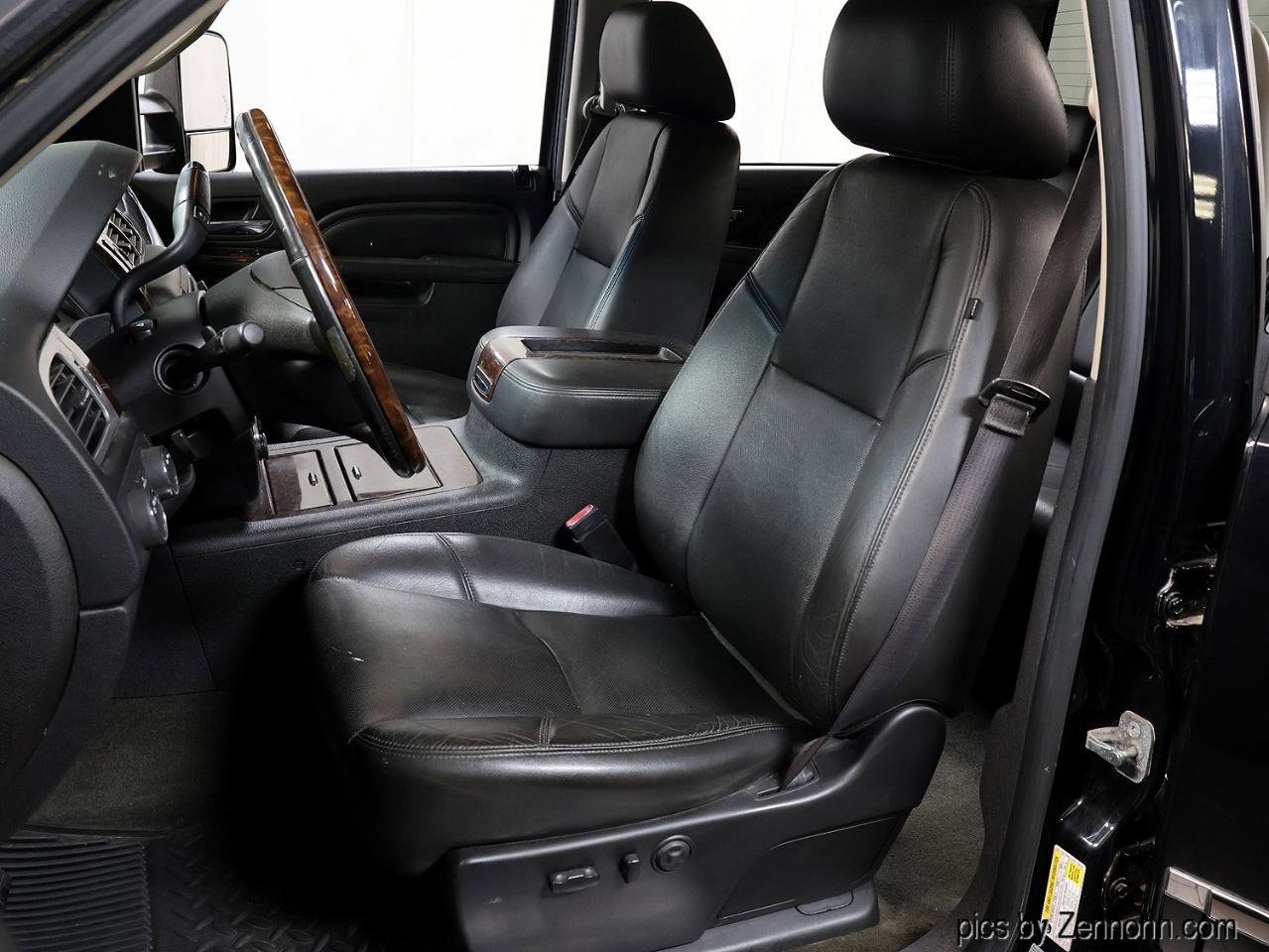 Used 2013 GMC Sierra 2500 Denali w/ Snow Plow Prep Package AWD/4WD image 9