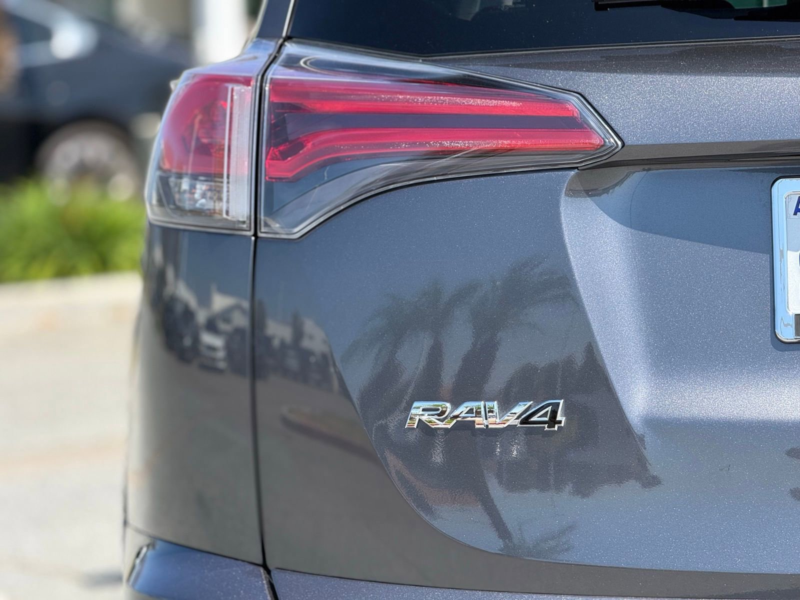 Used 2018 Toyota RAV4 XLE w/ Plus Extra Value Package image 14