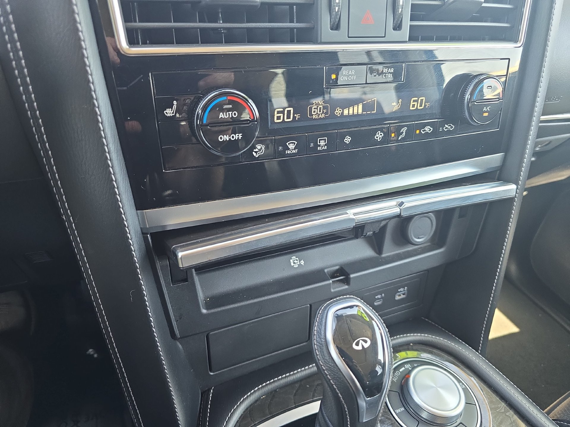 Used 2024 INFINITI QX80 Luxe AWD/4WD image 24
