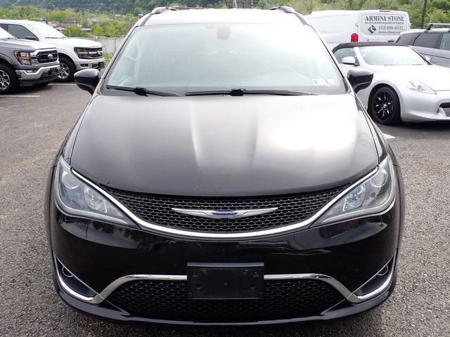 Used 2018 Chrysler Pacifica Touring-L Plus w/ Tire & Wheel Group FWD image 9