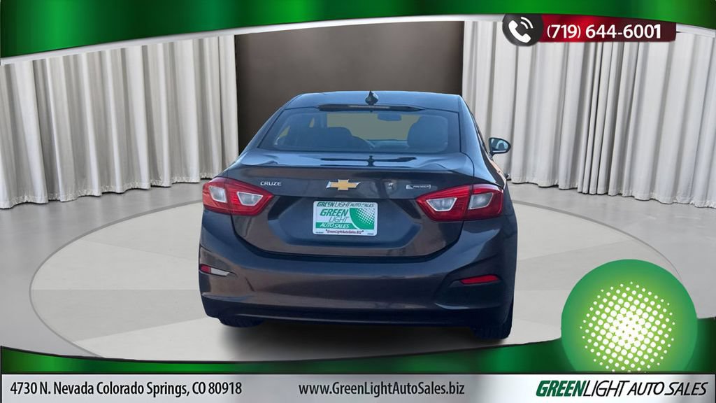 Used 2017 Chevrolet Cruze Premier FWD image 4