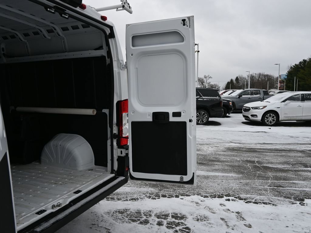 Used 2024 RAM ProMaster 2500 w/ Convenience Group image 11