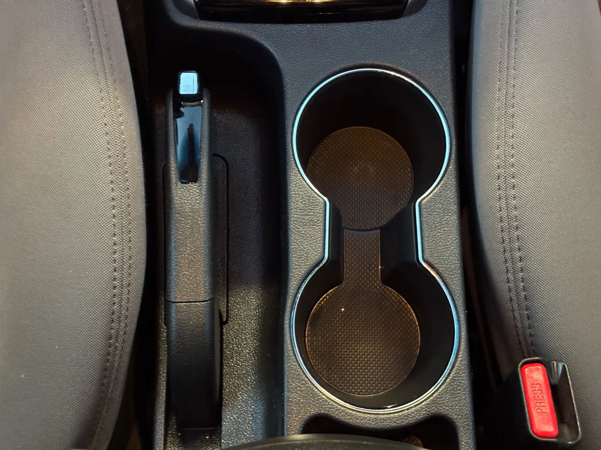 Used 2012 Hyundai Elantra GLS image 27