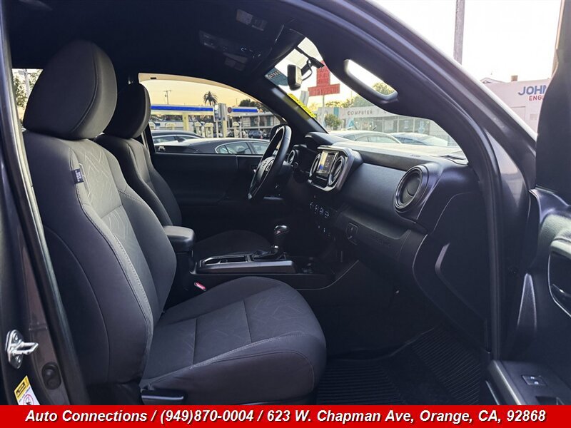 Used 2017 Toyota Tacoma TRD Off-Road w/ Tow Package (A/T) AWD/4WD image 6