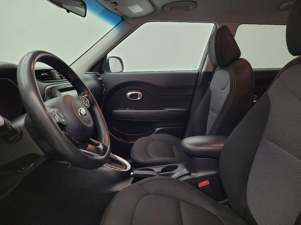 Used 2018 Kia Soul + image 17