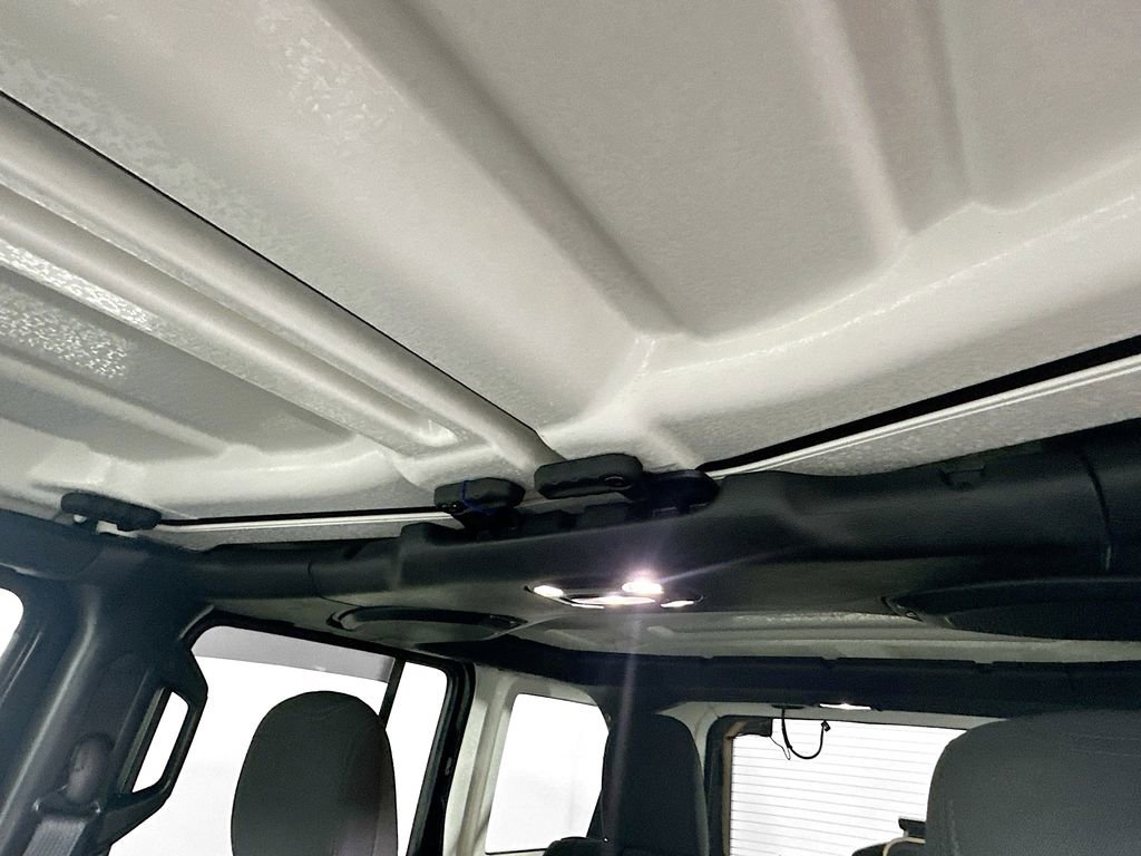 Used 2022 Jeep Wrangler Unlimited Sahara w/ Cold Weather Group image 21