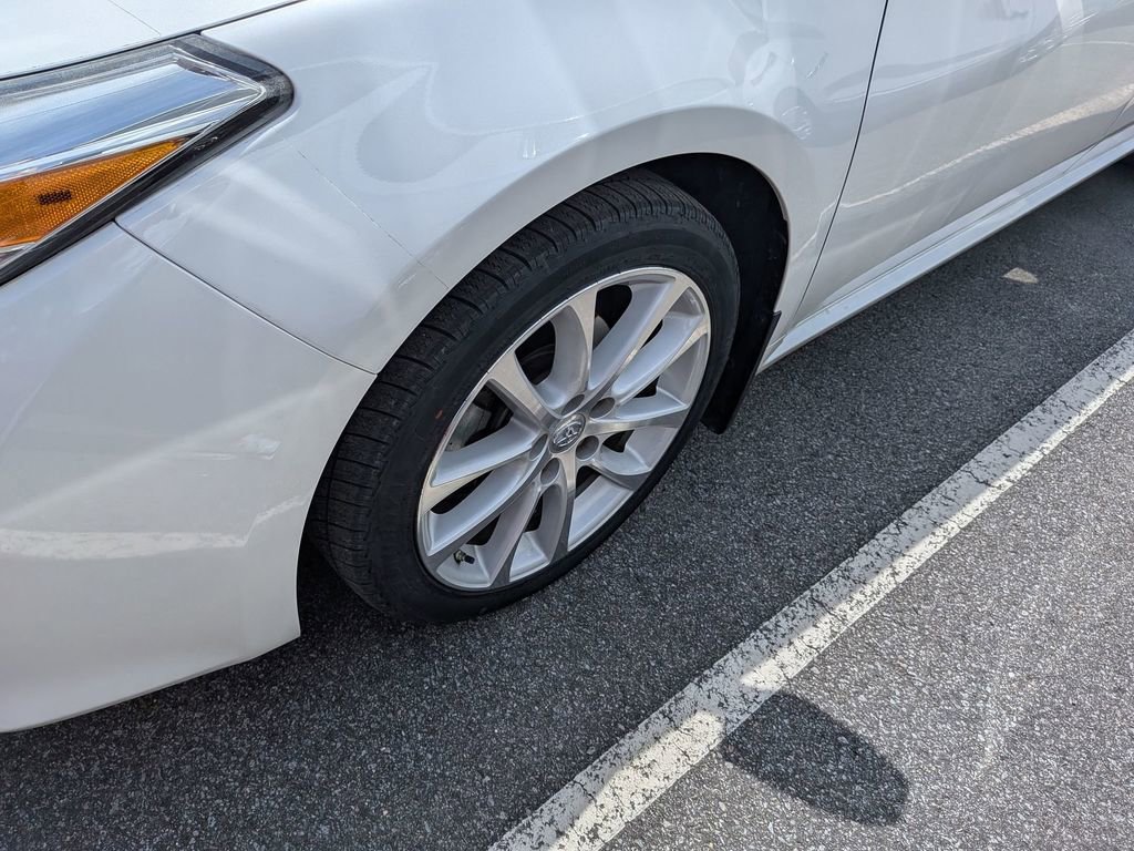 Used 2015 Toyota Avalon Limited FWD image 3