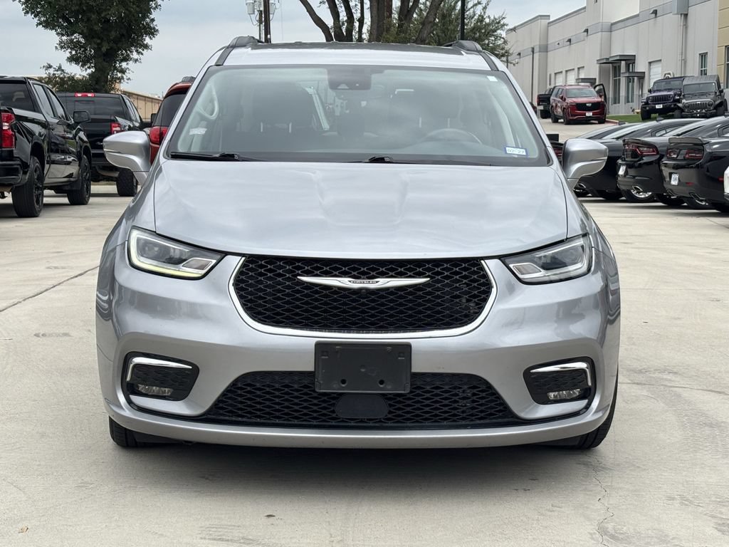 Used 2021 Chrysler Pacifica Touring w/ Cold Weather Group FWD image 6