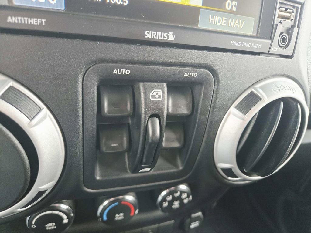 Used 2015 Jeep Wrangler Unlimited Sahara image 33