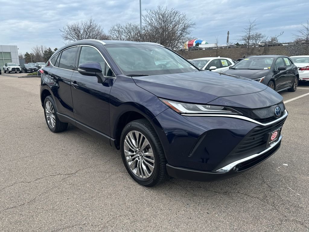 Used 2024 Toyota Venza XLE AWD/4WD image 9