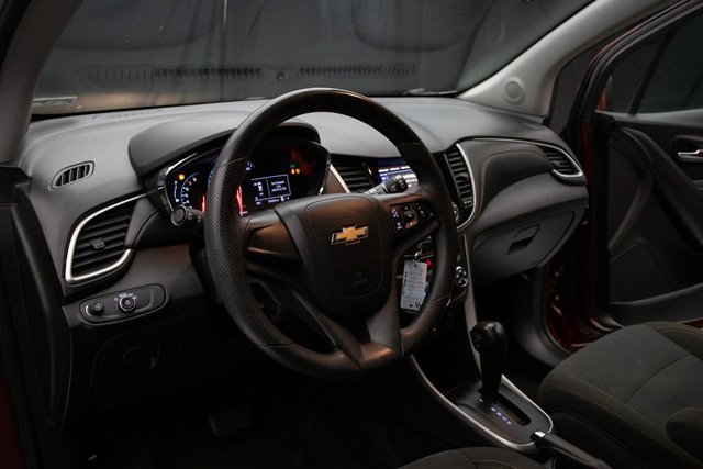 Used 2021 Chevrolet Trax LS image 25
