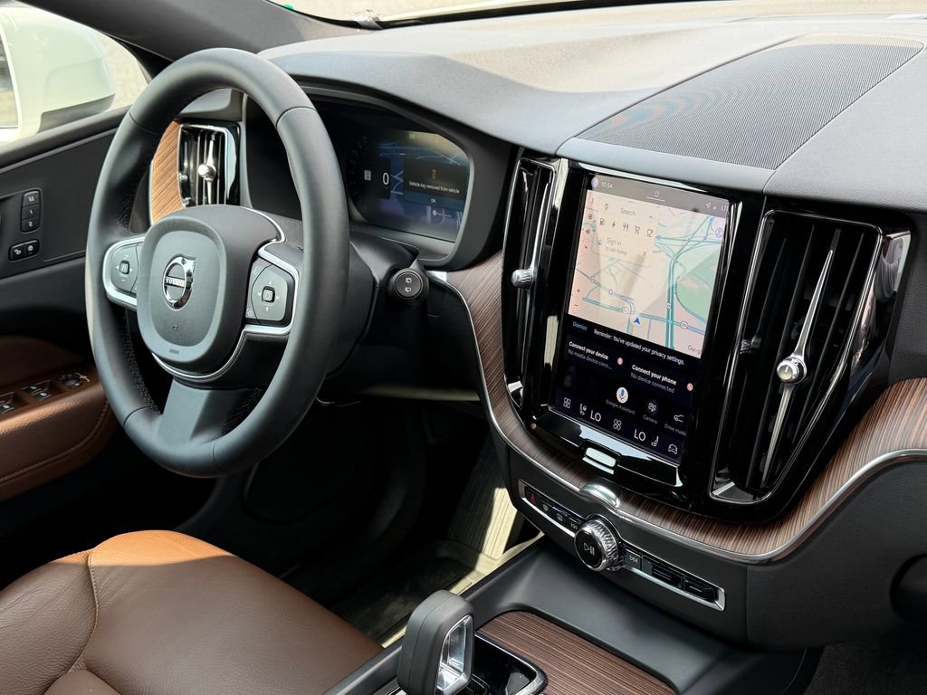 Used 2022 Volvo XC60 T8 Inscription Expression w/ Climate Package AWD/4WD image 13