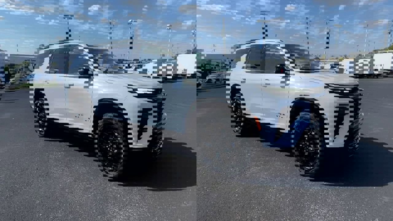 New 2026 Chevrolet Traverse RS image 2
