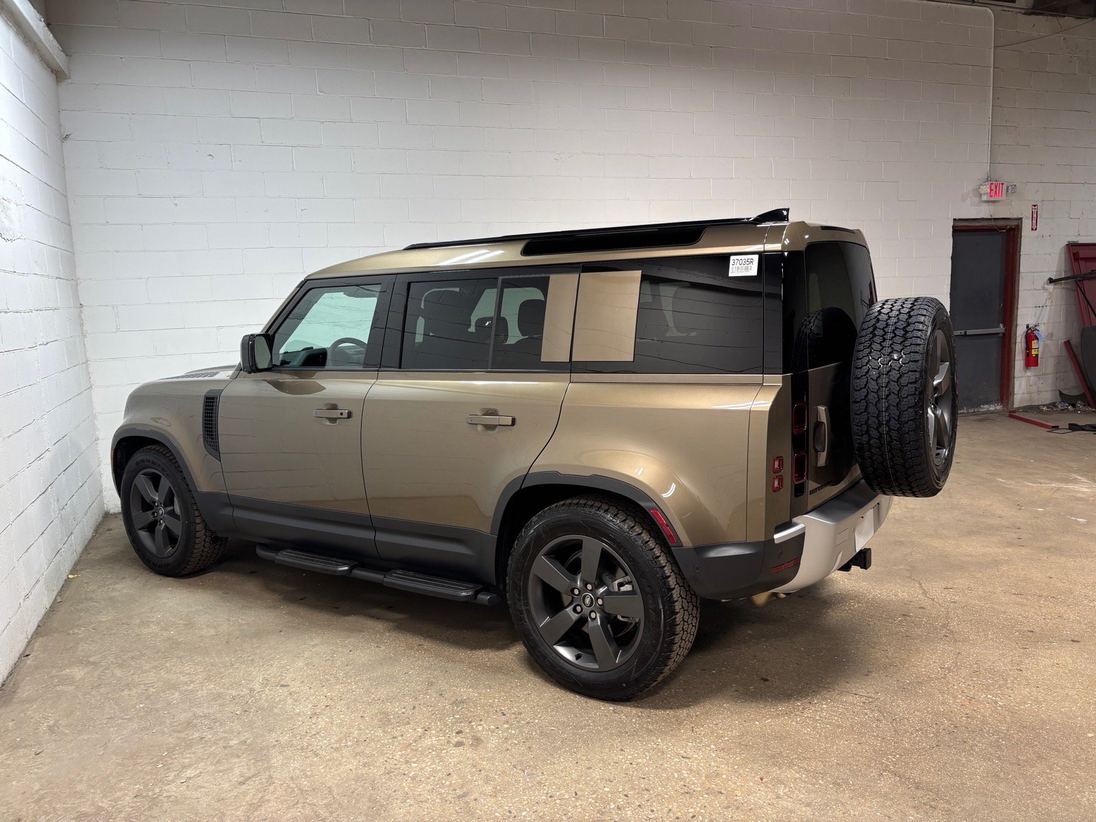 New 2025 Land Rover Defender 110 S AWD/4WD image 10