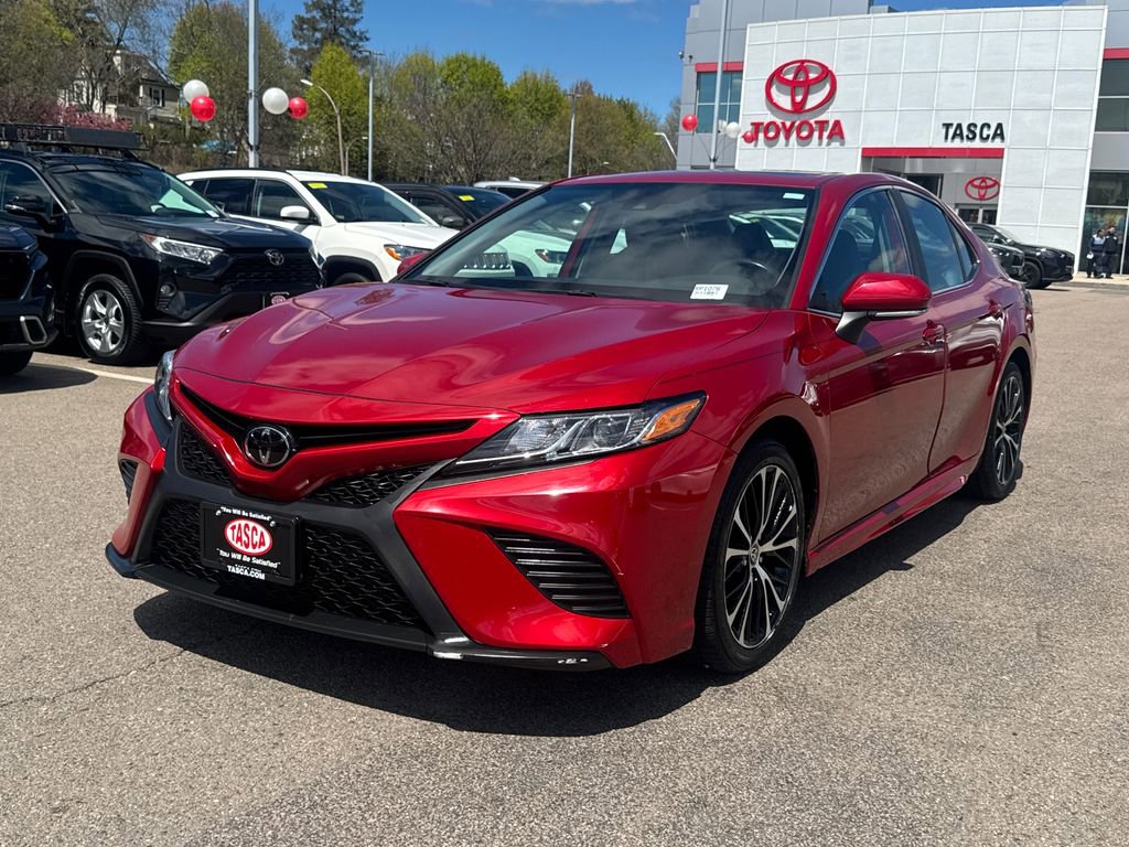 Used 2020 Toyota Camry SE w/ Moonroof Package AWD/4WD image 3