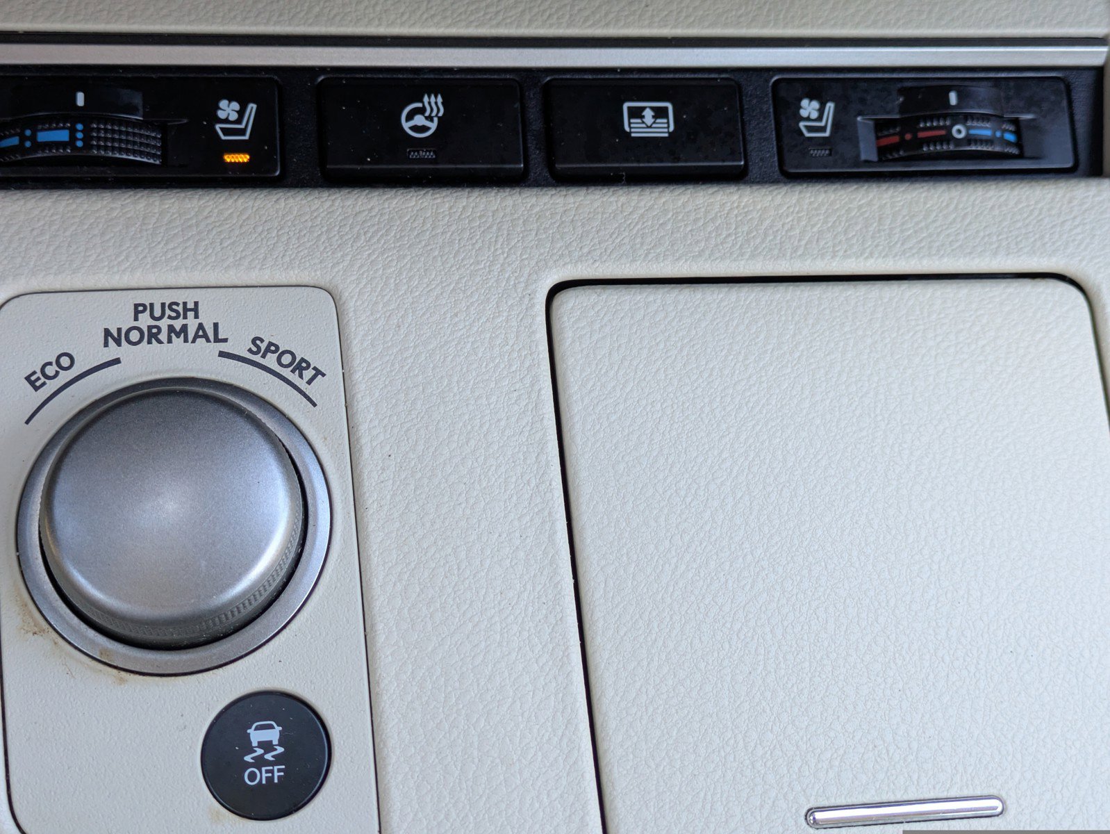 Used 2016 Lexus ES 350 w/ Luxury Package w/Wood Trim image 26