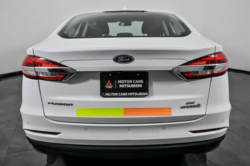 Used 2019 Ford Fusion SE FWD image 9