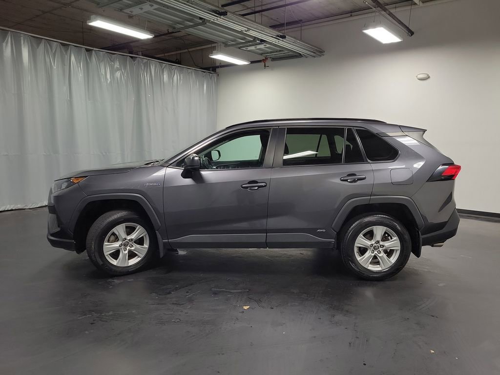 Used 2021 Toyota RAV4 LE AWD/4WD image 5