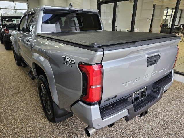 Used 2025 Toyota Tacoma TRD Sport w/ TRD Sport Premium Package AWD/4WD image 4