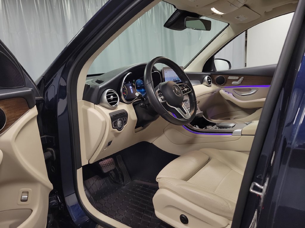 Used 2022 Mercedes-Benz GLC 300 4MATIC image 12