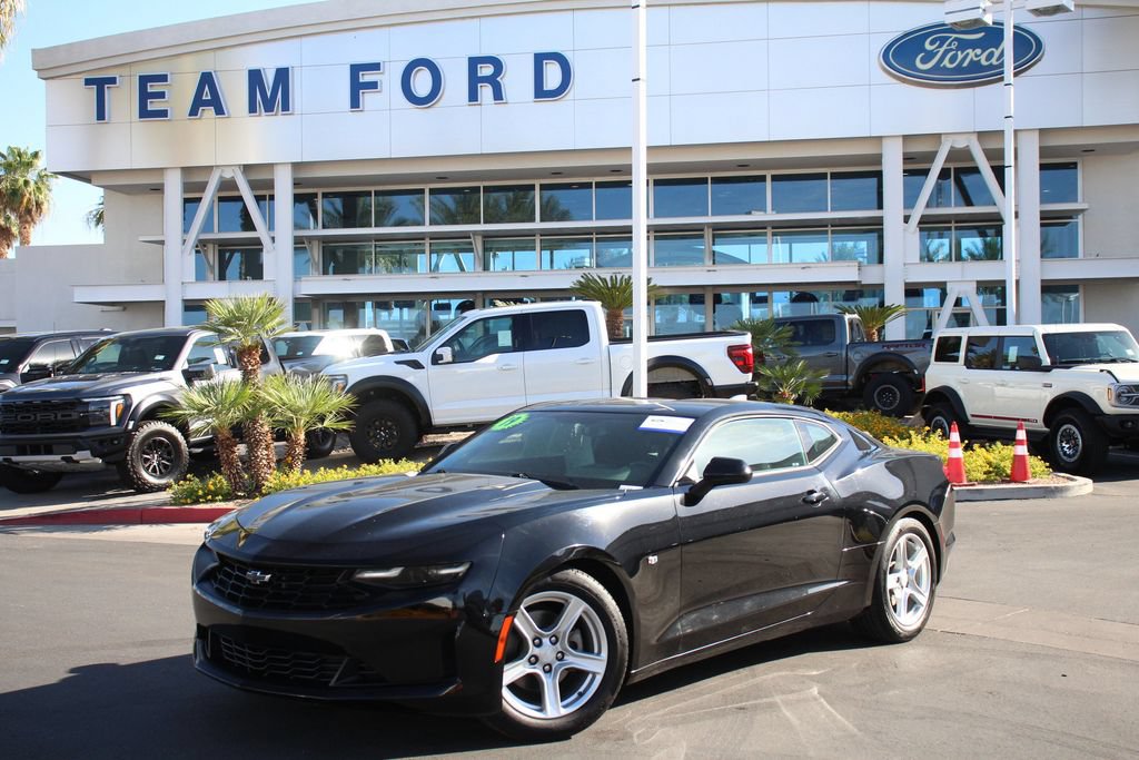 Used 2019 Chevrolet Camaro LT RWD image 2