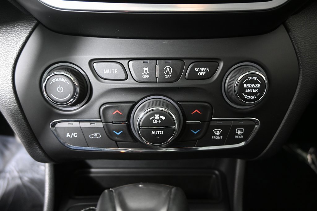 Used 2022 Jeep Cherokee Limited image 31