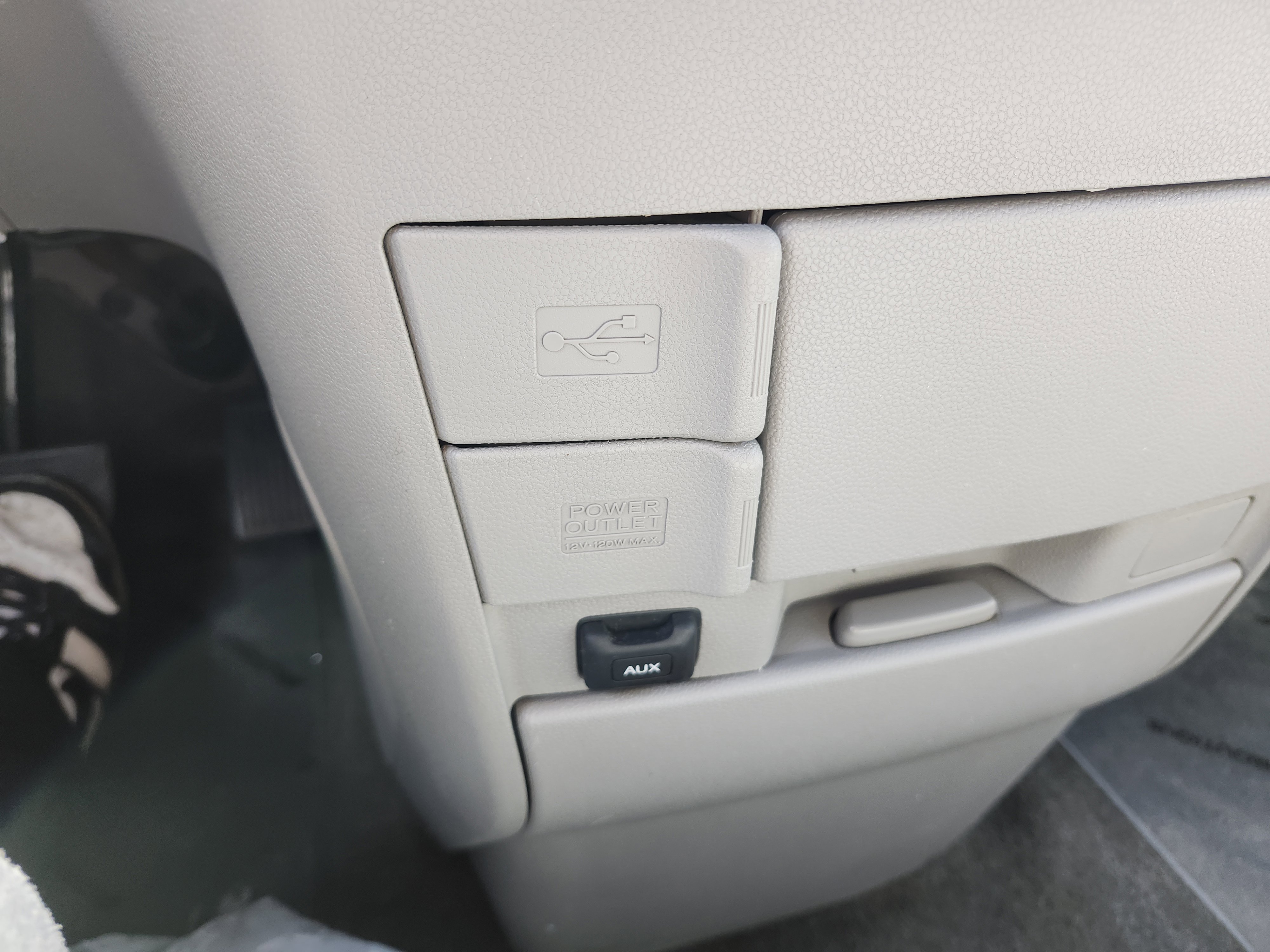 Used 2014 Honda Odyssey EX image 9