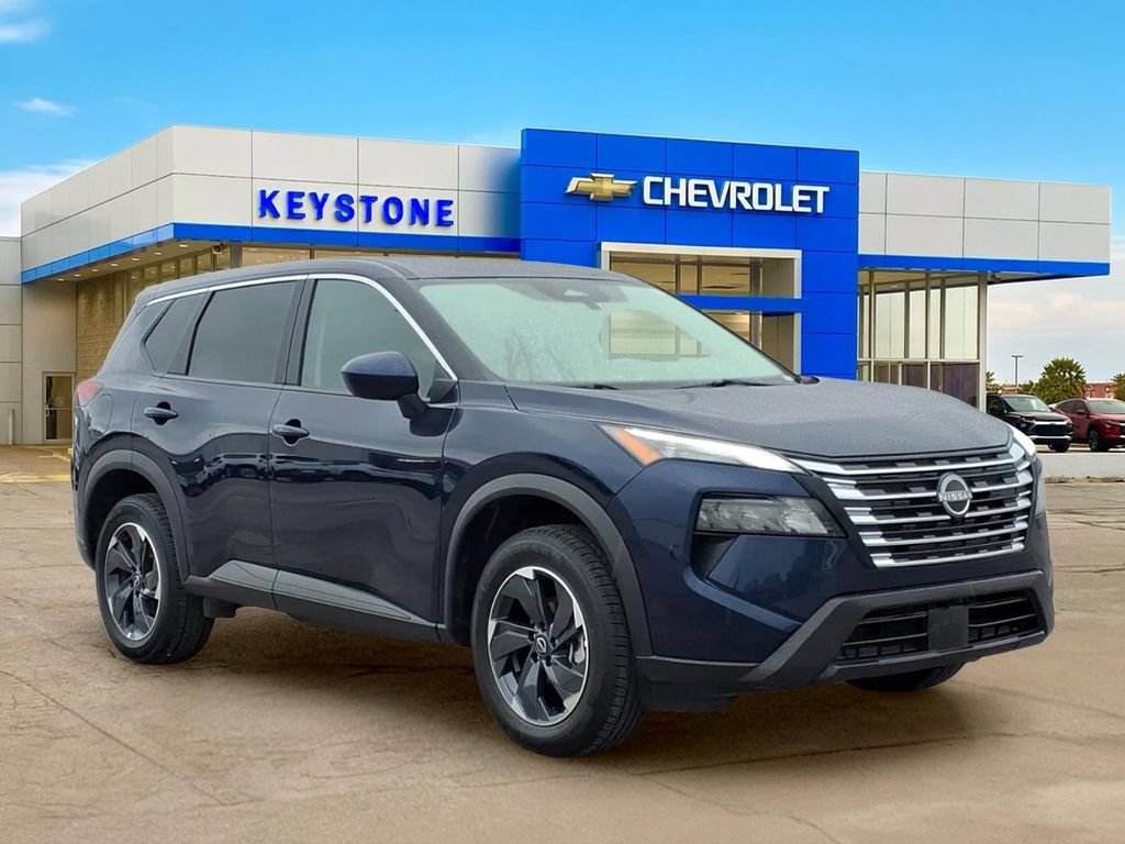 Used 2025 Nissan Rogue SV FWD image 1