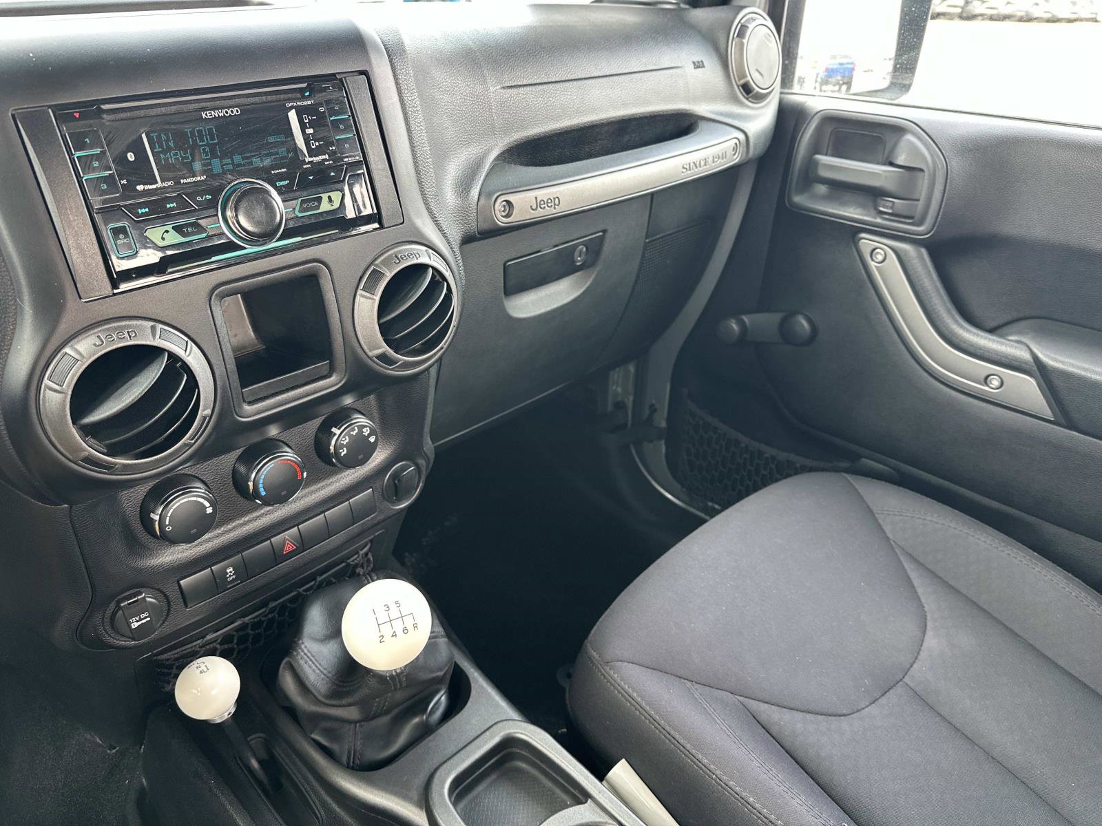 Used 2015 Jeep Wrangler Sport AWD/4WD image 32